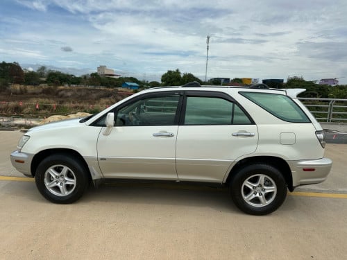 LEXUS RX300 ឆ្នាំ 02 ប៉ុង2