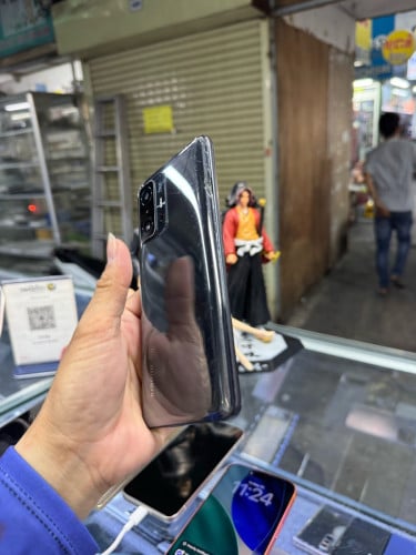 Mi11T 128G Ram8G sim2 Global បែកខ្នង ស្ទើរCamreaព្រិល
