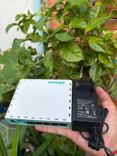 Mikrotik hEX RB750Gr3 second hand