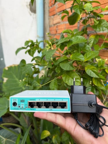 Mikrotik hEX RB750Gr3 second hand