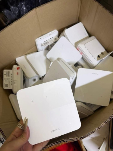 Modem WiFi Brand Huawei មួយទឹកប្រើសុីមបានគ្រប់សុីម បានគ្រប់សុីម មានការធានា1ខែ ពេញបងៗ