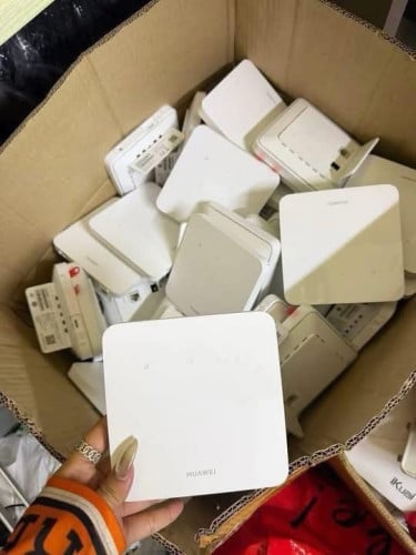 Modem WiFi Brand Huawei មួយទឹកប្រើសុីមបានគ្រប់សុីម បានគ្រប់សុីម មានការធានា1ខែ ពេញបងៗ