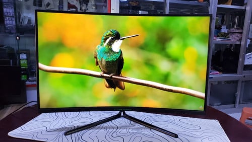 Monitor 32 inch 4K 60Hz UHD R1500 Curved 99% sRGB រូបភាពច្បាស់ល្អ នៅស្អាត