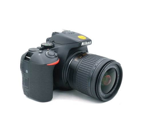 NIKON D5600 KIT 18-55mm F/3.5-5.6G VR