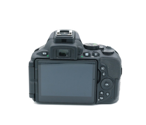 NIKON D5600 KIT 18-55mm F/3.5-5.6G VR