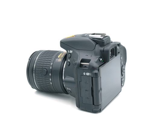 NIKON D5600 KIT 18-55mm F/3.5-5.6G VR