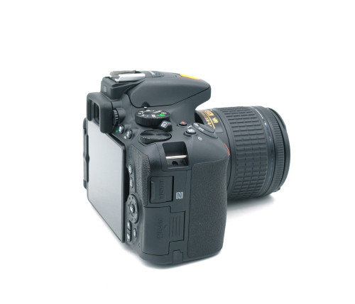 NIKON D5600 KIT 18-55mm F/3.5-5.6G VR