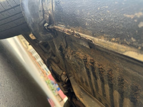 Nissan ចង្កូតឆ្វេង