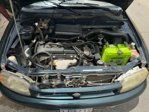 Nissan ចង្កូតឆ្វេង
