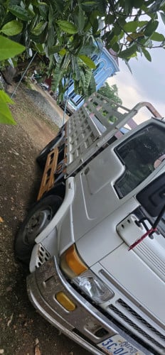 Nissan 2001