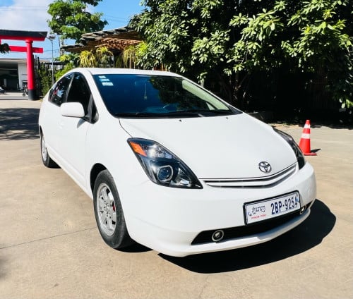 Prius 05 full option ធានាឡានស្អាត អត់បុក ប៉ះ កញ្ជក់សុីន១ជុំ
