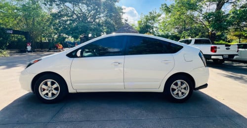 Prius 05 full option ធានាឡានស្អាត អត់បុក ប៉ះ កញ្ជក់សុីន១ជុំ