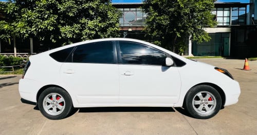 Prius 05 full option ធានាឡានស្អាត អត់បុក ប៉ះ កញ្ជក់សុីន១ជុំ