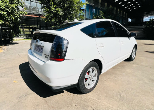Prius 05 full option ធានាឡានស្អាត អត់បុក ប៉ះ កញ្ជក់សុីន១ជុំ