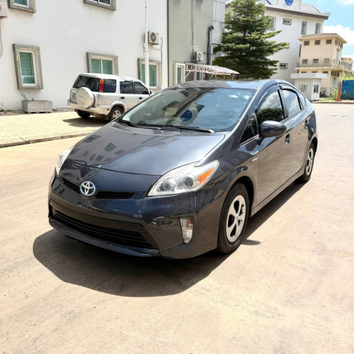 Prius 2012 option 4 ពណ៌ប្រផេះ