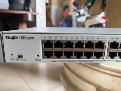 RG-NBS3100-24GT4SFP-P-V2 second hand ធានាជូន មួយខែកន្លះ