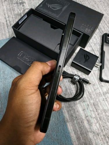 ROG 8 Global Version តម្លៃទន់ៗ