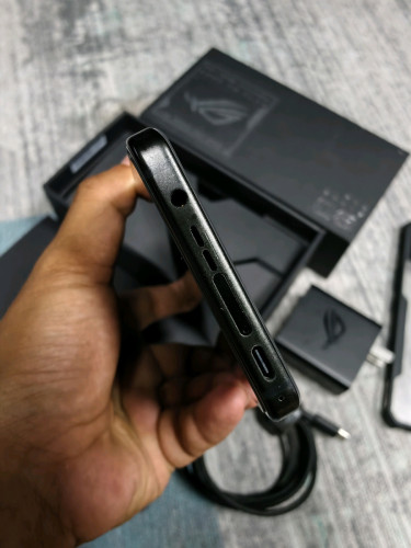 ROG 8 Global Version តម្លៃទន់ៗ