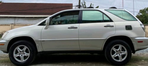 RX300 ឆ្នាំ01ប៉ុង1  សរកាំម៉ៃ លក់