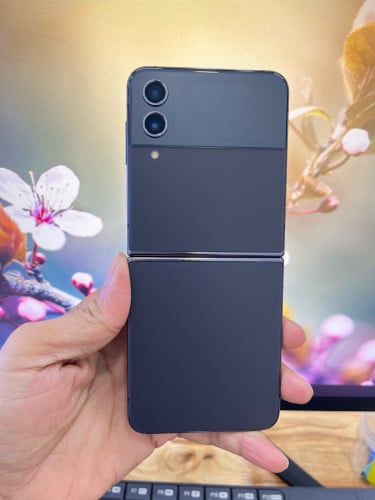 SAMSUNG GALAXY Z Flip4