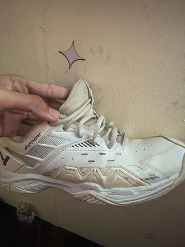 Shoe badminton