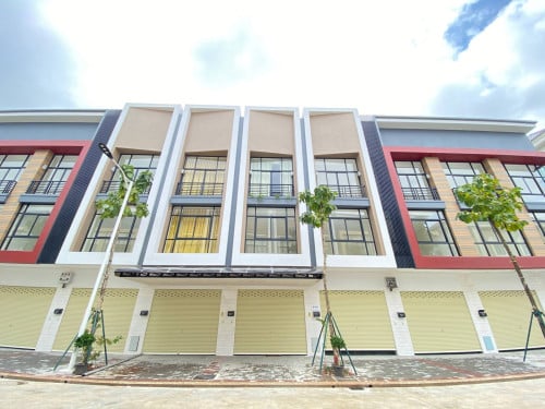 Shop House for sale in Borey PH Boeng snor
