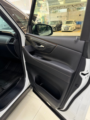 Toyot alphard 2023