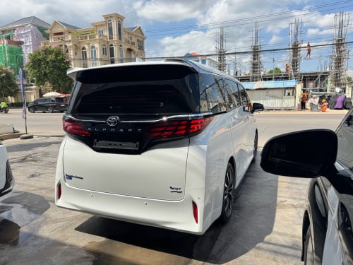 Toyota Alphard 2024 Executive lounge 7 seats Full options ទ្វាបុឺតអូតូ ឡាននៅថ្មីដូចខ្លាញ់គោ