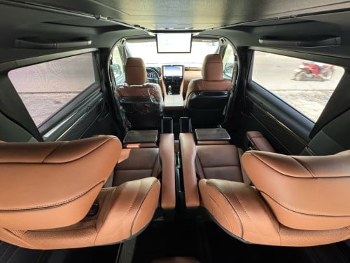 Toyota Alphard 2024 Executive lounge 7 seats Full options ទ្វាបុឺតអូតូ ឡាននៅថ្មីដូចខ្លាញ់គោ