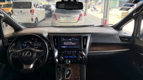 TOYOTA ALPHARD EXECUTIVE LOUNGE