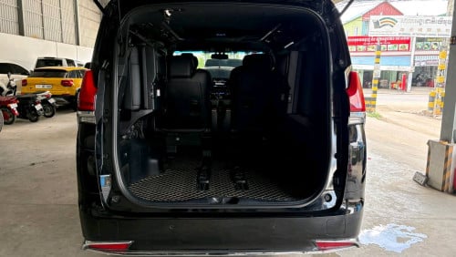 TOYOTA ALPHARD EXECUTIVE LOUNGE