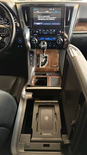 TOYOTA ALPHARD EXECUTIVE LOUNGE