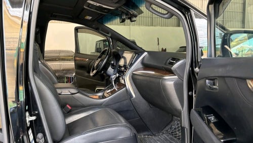 TOYOTA ALPHARD EXECUTIVE LOUNGE