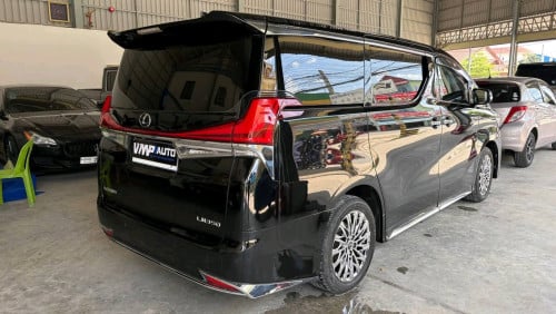 TOYOTA ALPHARD EXECUTIVE LOUNGE