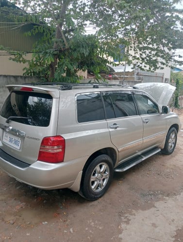 toyota highlander.លីវិធីតហូលពេញ.បើកដំបូល.ចាស់ដើមទី 1។