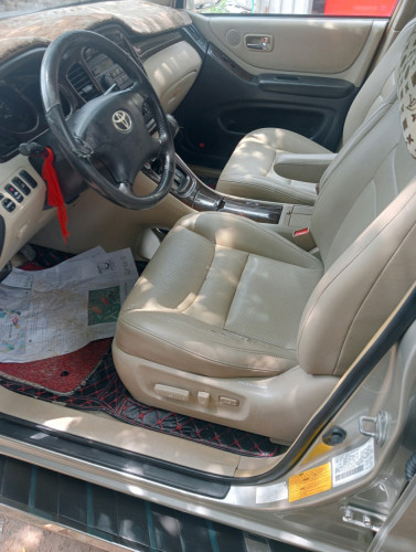 toyota highlander.លីវិធីតហូលពេញ.បើកដំបូល.ចាស់ដើមទី 1។