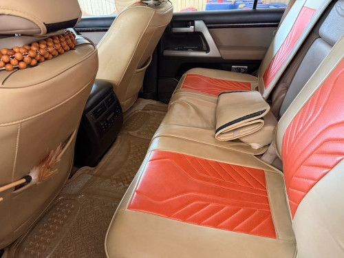 Toyota Land Cruiser 2011