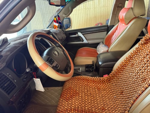 Toyota Land Cruiser 2011
