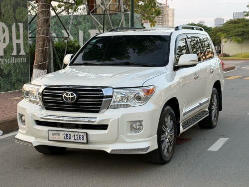 Toyota Land Cruiser 2012 V6សាំង full (អារ៉ាប់)