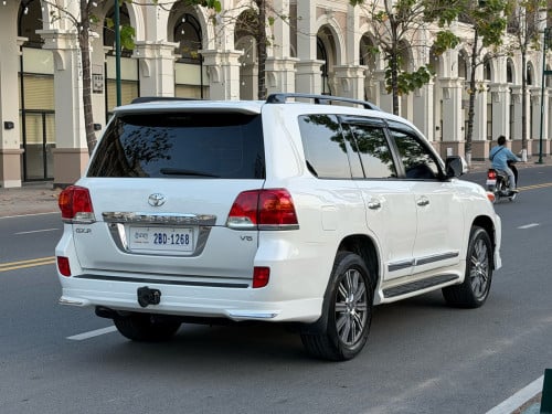 Toyota Land Cruiser 2012 V6សាំង full (អារ៉ាប់)