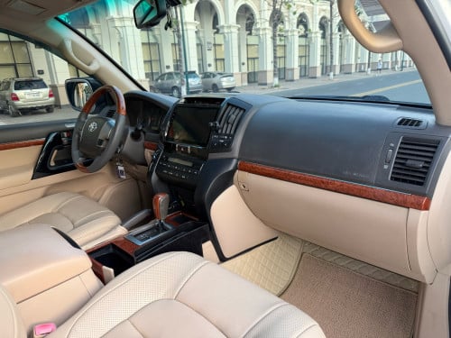Toyota Land Cruiser 2012 V6សាំង full (អារ៉ាប់)