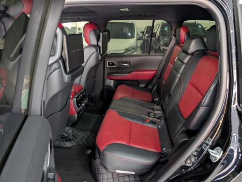 Toyota Land Cruiser GR Sport 2025