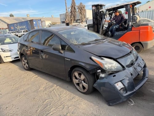 Toyota Prius 2010 op5 អត់ច្រេស