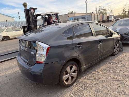Toyota Prius 2010 op5 អត់ច្រេស