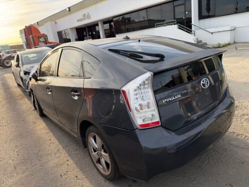 Toyota Prius 2010 op5 អត់ច្រេស