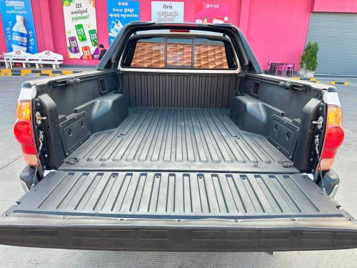 Toyota Tacoma 2006 ឡានស្អាត ទឹកថ្នាំ 95%