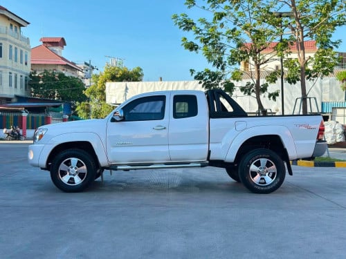 Toyota Tacoma 2006 ឡានស្អាត ទឹកថ្នាំ 95%