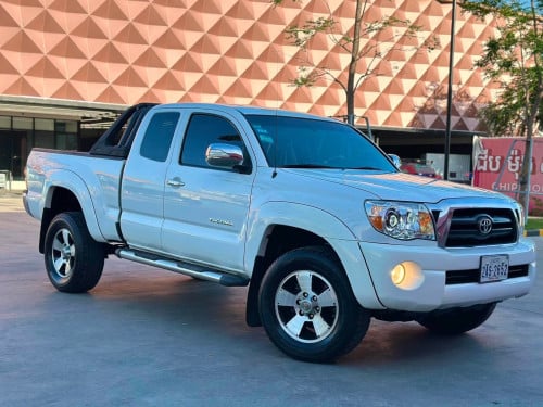 Toyota Tacoma 2006 ឡានស្អាត ទឹកថ្នាំ 95%