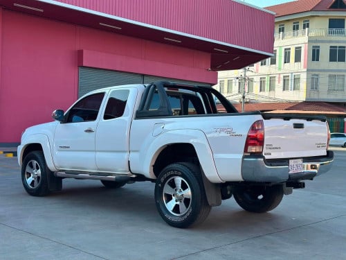 Toyota Tacoma 2006 ឡានស្អាត ទឹកថ្នាំ 95%
