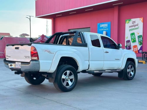 Toyota Tacoma 2006 ឡានស្អាត ទឹកថ្នាំ 95%